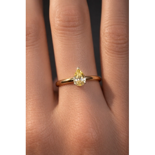 Кольцо из желтого золота 585 пробы с цветными фианитами