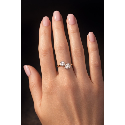 Кольцо из золота 585 пробы с фианитами