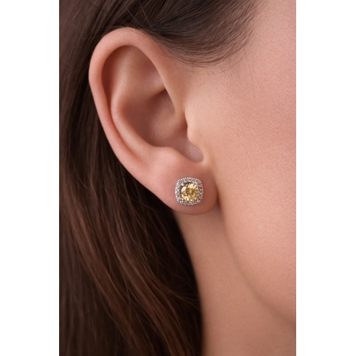 Серьги пусеты из белого золота 585 пробы с цветными фианитами