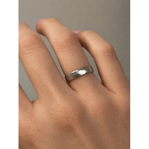 Обручальное кольцо из белого золота 585 пробы