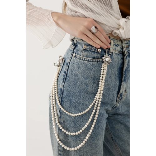 Брошь из серебра 925 пробы с жемчугом и фианитами