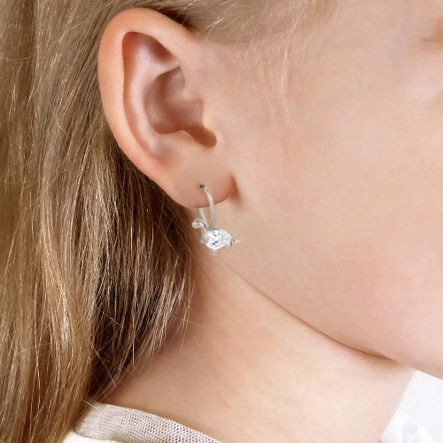 Серьги петельки из серебра 925 пробы с фианитами
